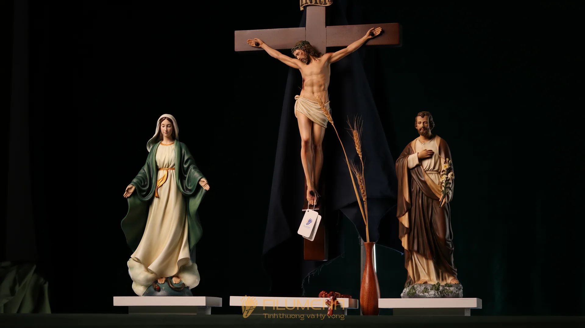 Bàn thờ Công giáo bằng gỗ 3 kệ 2 tầng màu trắng BT2