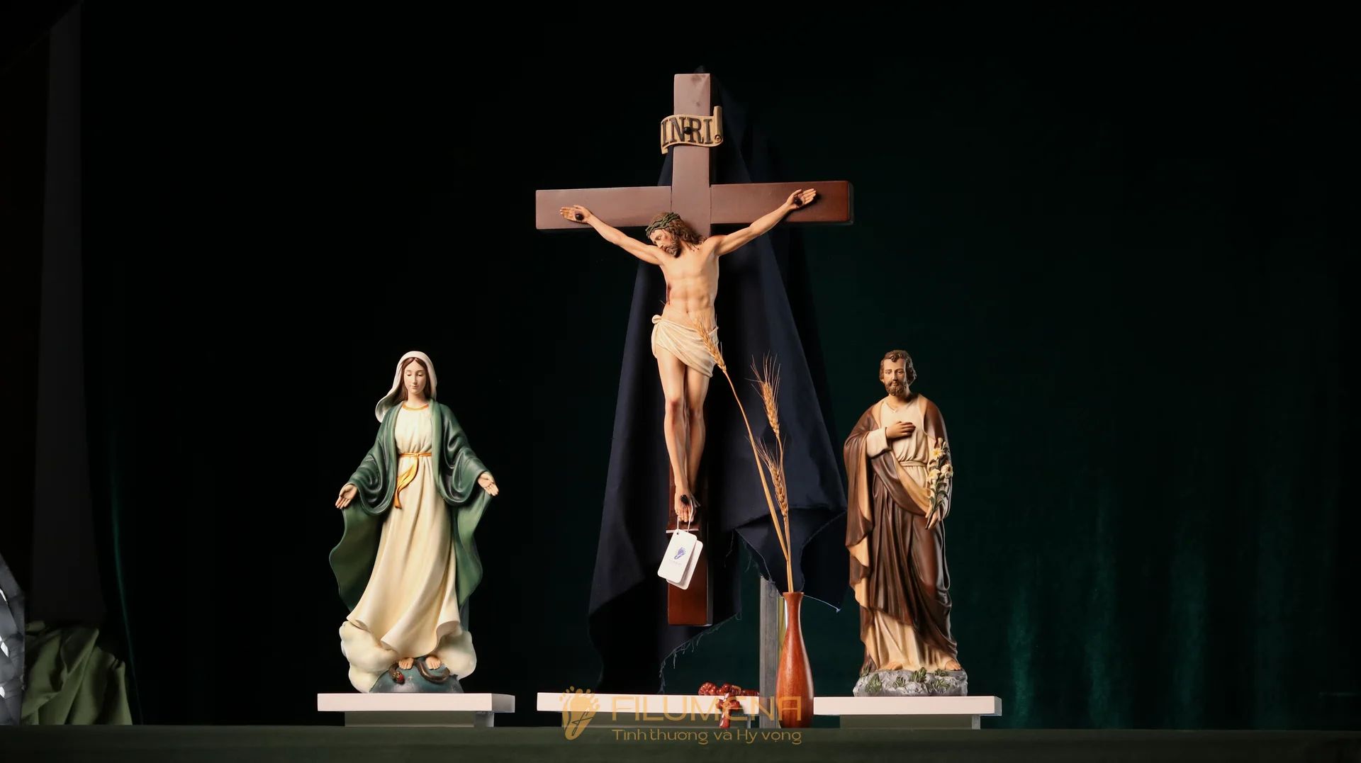 Bàn thờ Công giáo bằng gỗ 3 kệ 2 tầng màu trắng BT2