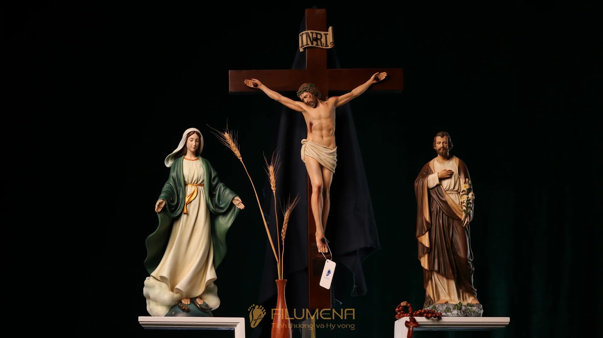 Bàn thờ Chúa bằng gỗ 1 kệ 2 cánh mã BT4