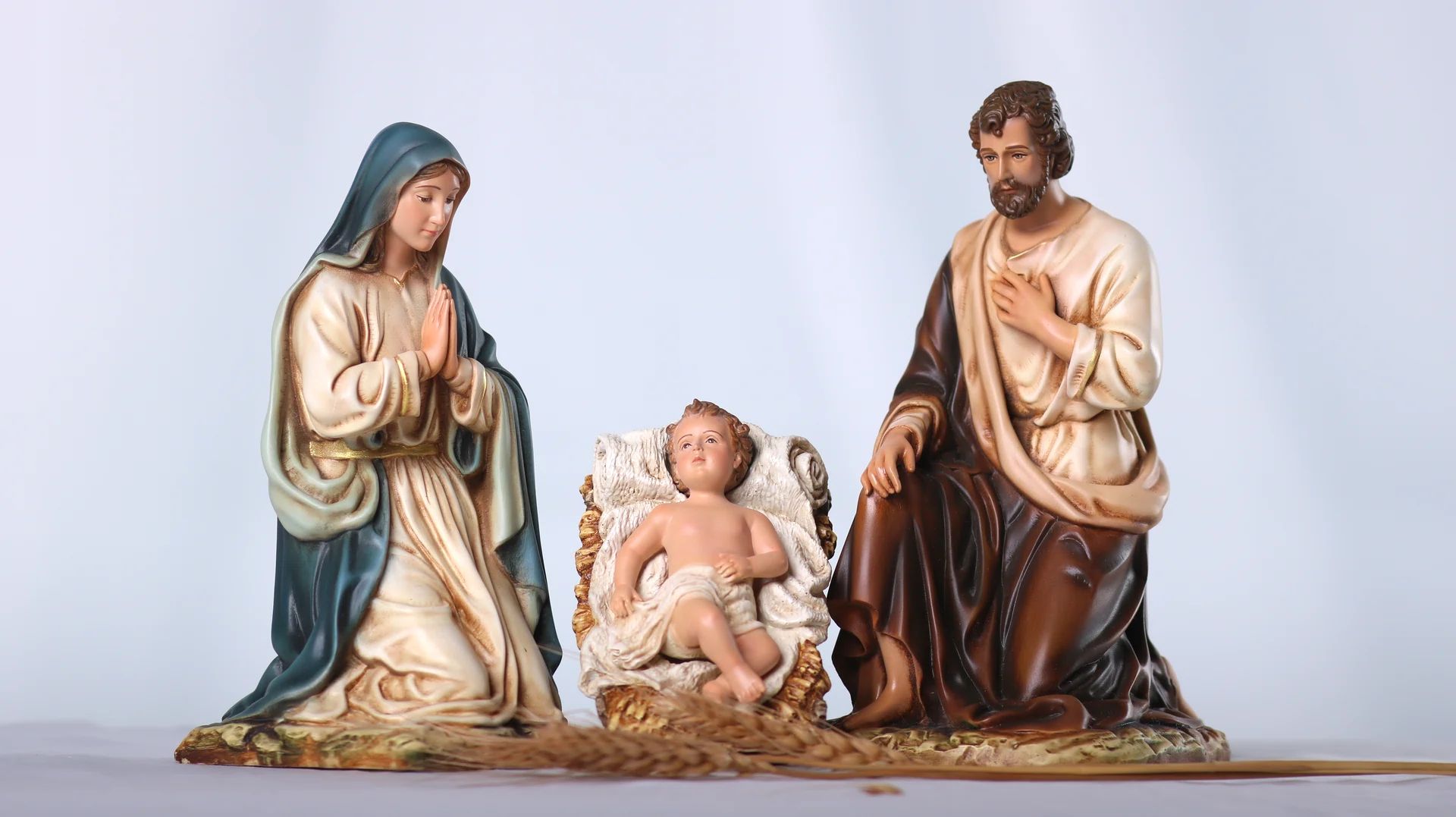 Bộ tượng Giáng sinh mini 20 cm 3 nhân vật tông màu sáng cổ điển