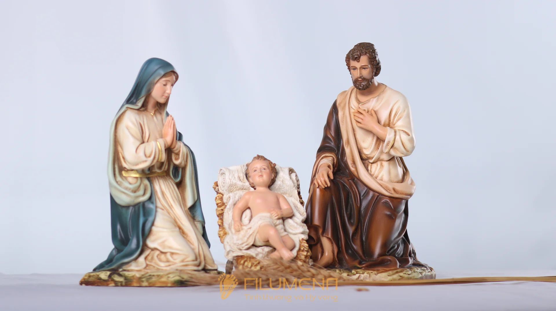 Bộ tượng Giáng sinh mini 20 cm 3 nhân vật tông màu sáng cổ điển