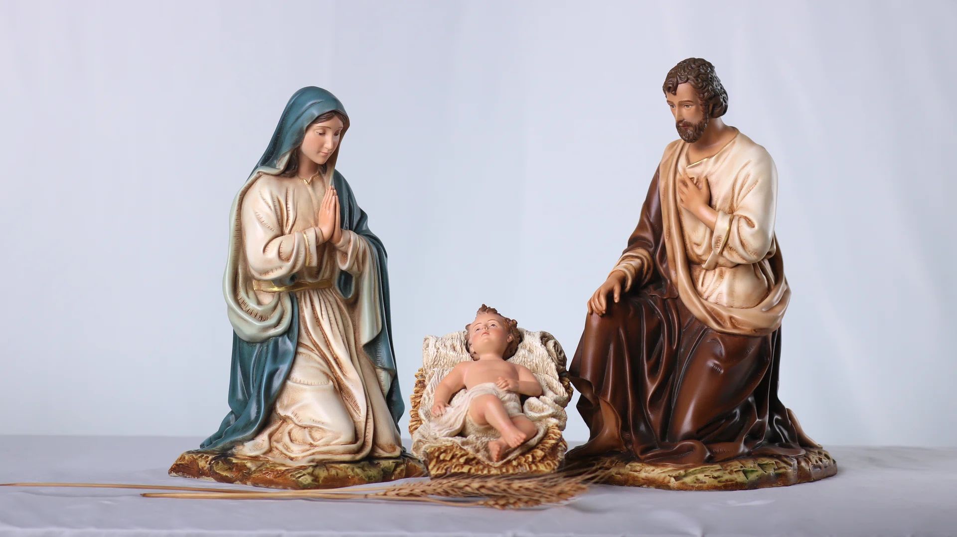 Bộ tượng Giáng sinh 30 cm 3 nhân vật tông màu sáng cổ điển