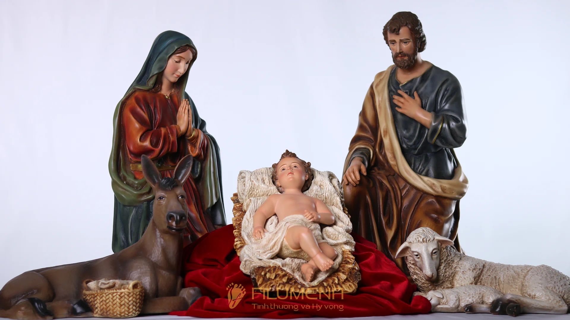 Bộ tượng Giáng sinh 50 cm 5 nhân vật màu trầm cổ điển