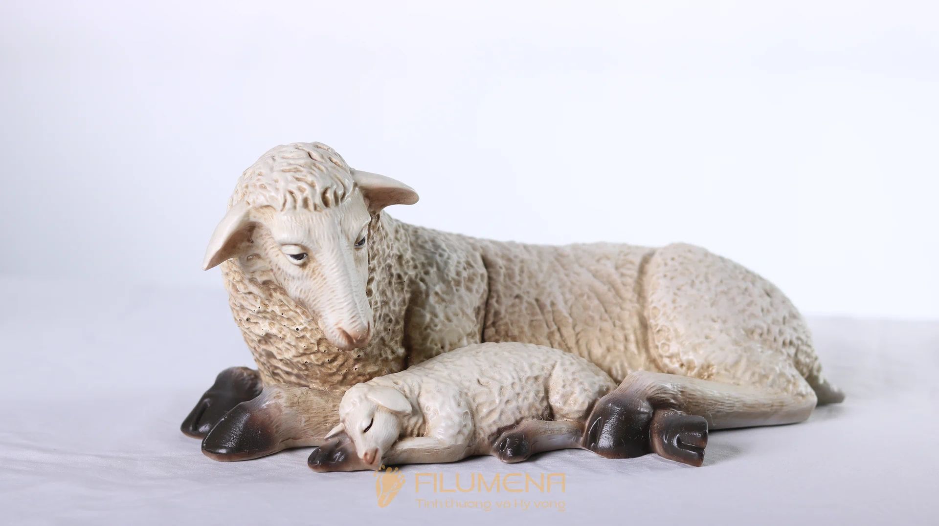 Bộ tượng Giáng sinh 50 cm 5 nhân vật tông màu sáng cổ điển