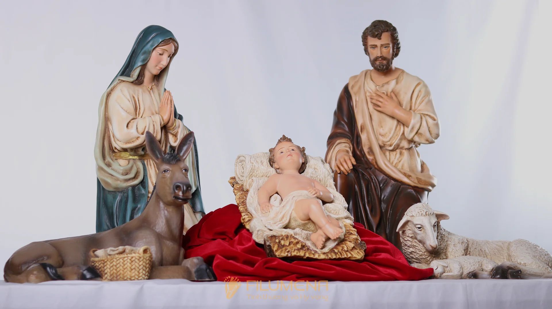 Bộ tượng Giáng sinh 50 cm 5 nhân vật tông màu sáng cổ điển