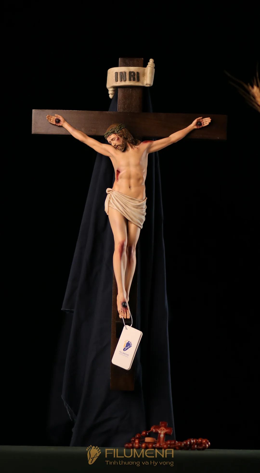 Tượng Chúa chịu nạn cao 20 cm, 30 bằng bột đá - Thánh giá gỗ