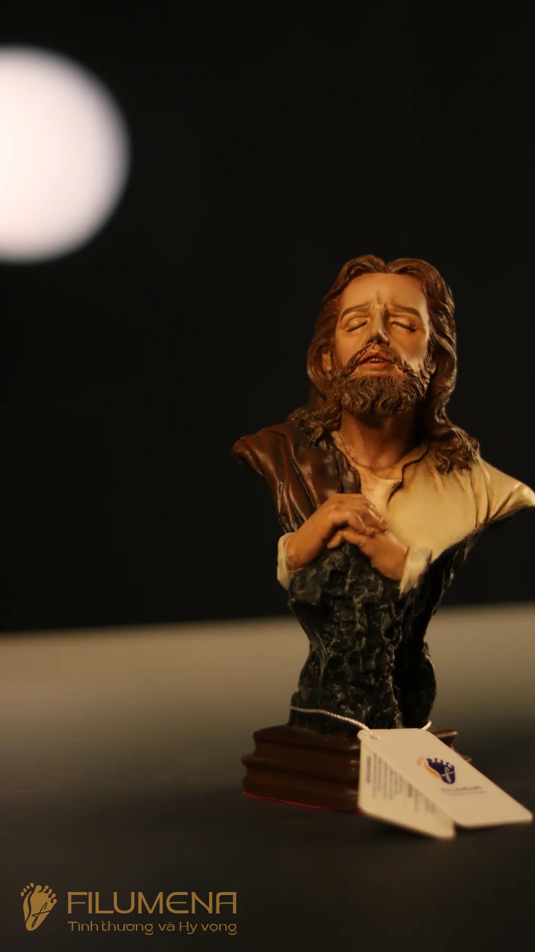 Tượng Chúa cầu nguyện cao 18 cm mã màu M1