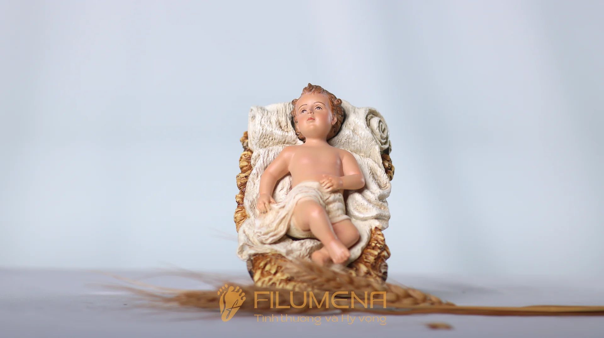 Bộ tượng Giáng sinh 20 cm 5 nhân vật tông màu sáng cổ điển