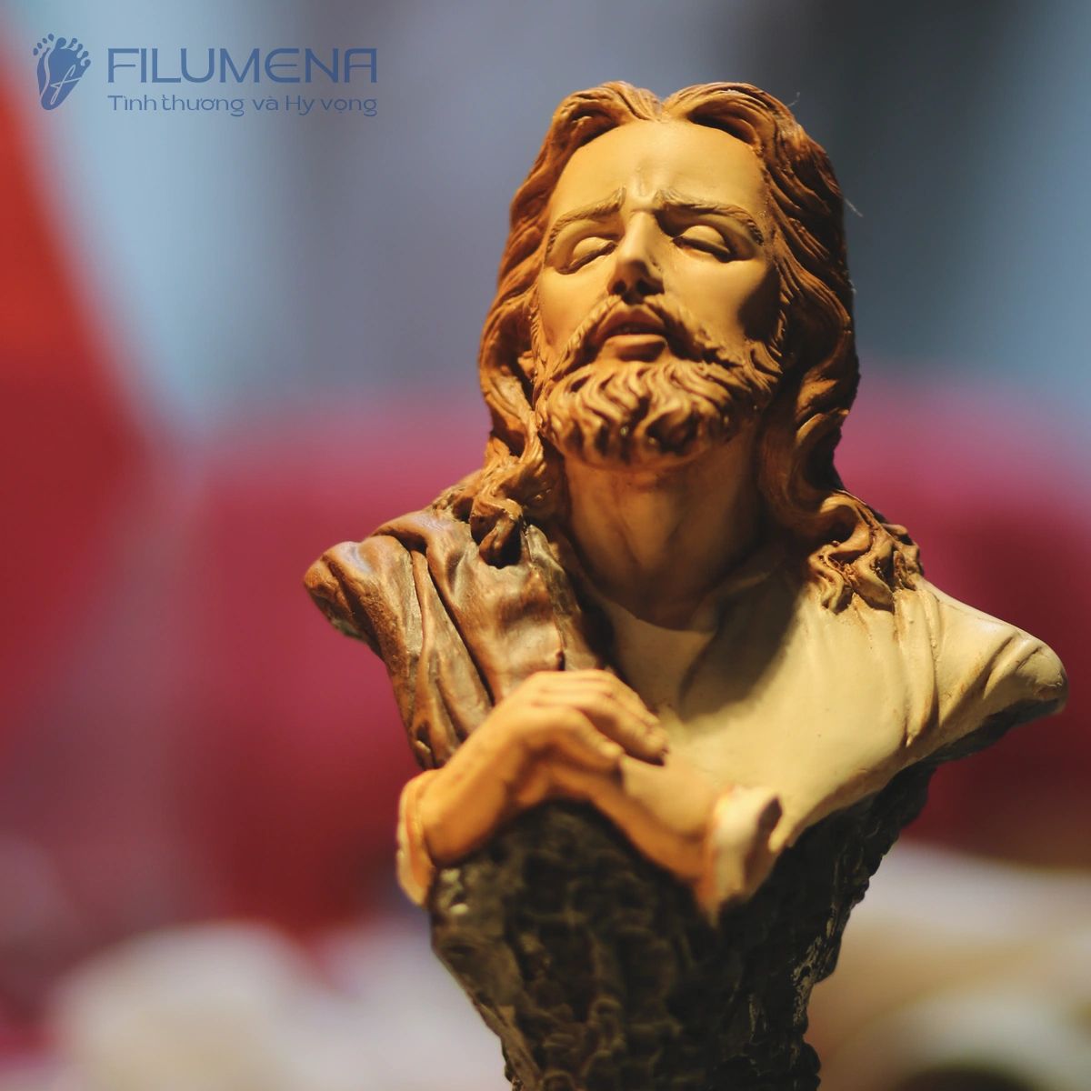 Tượng Chúa Giê-su do Filumena sáng tác và sản xuất