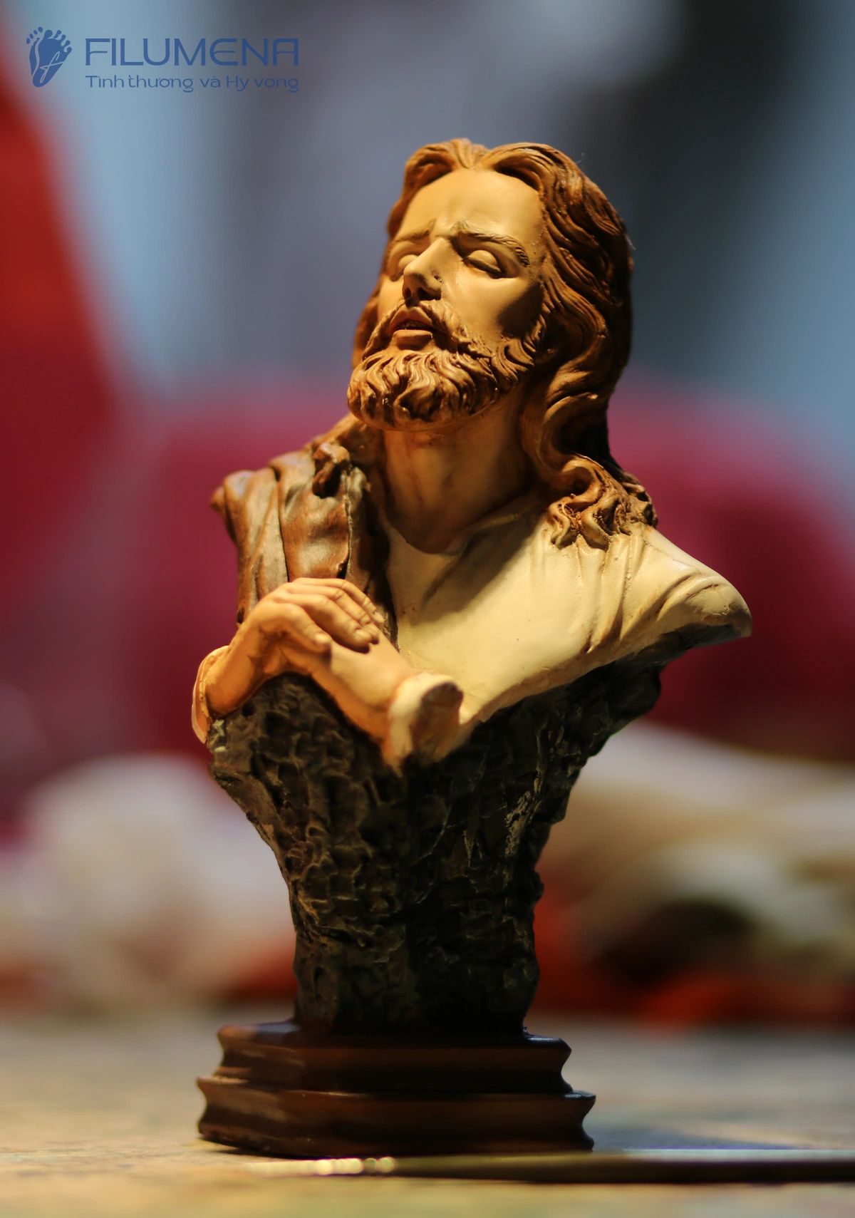 Tượng Chúa Giê-su do Filumena sáng tác và sản xuất