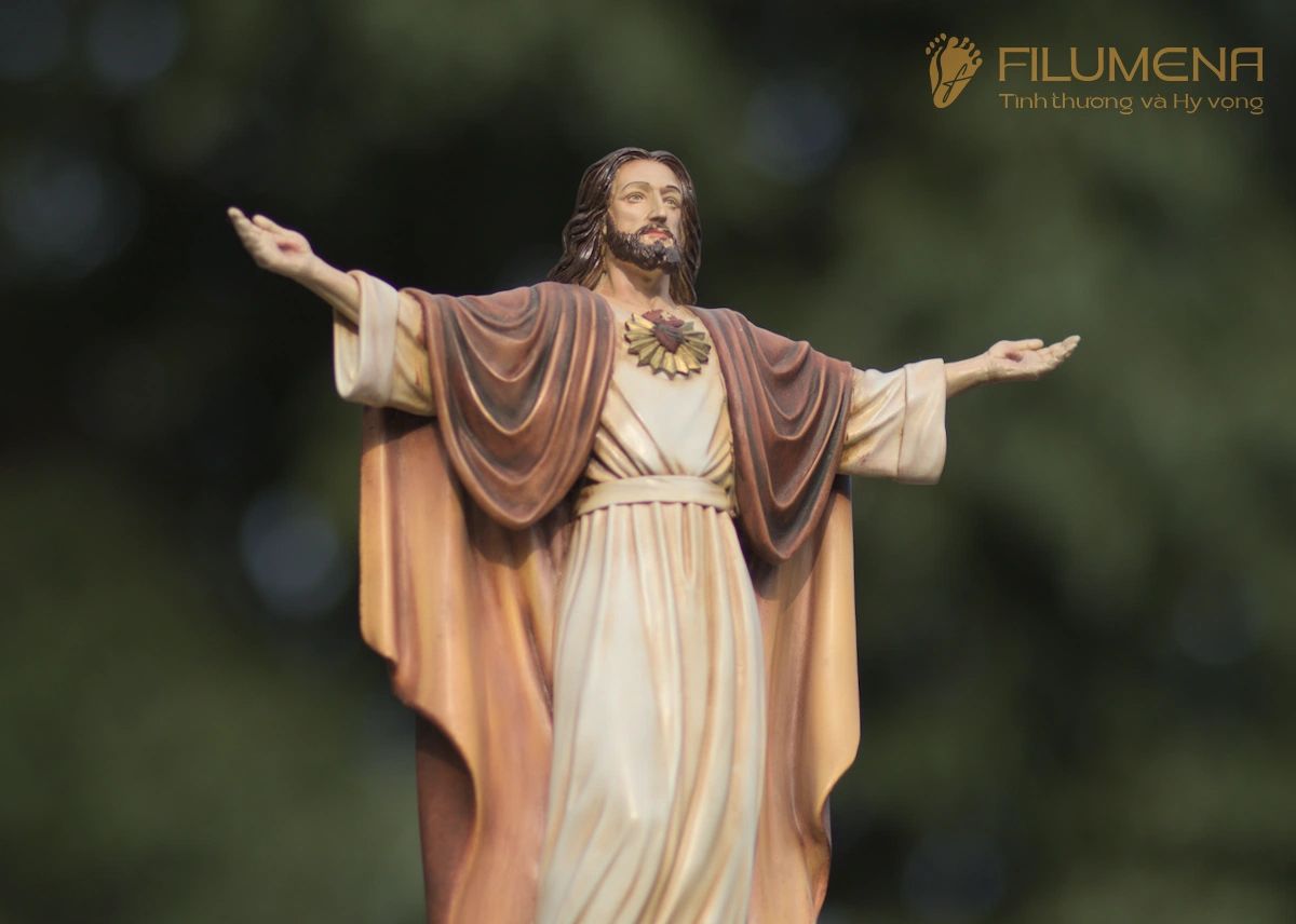 Tượng Chúa Giê-su do Filumena sáng tác và sản xuất