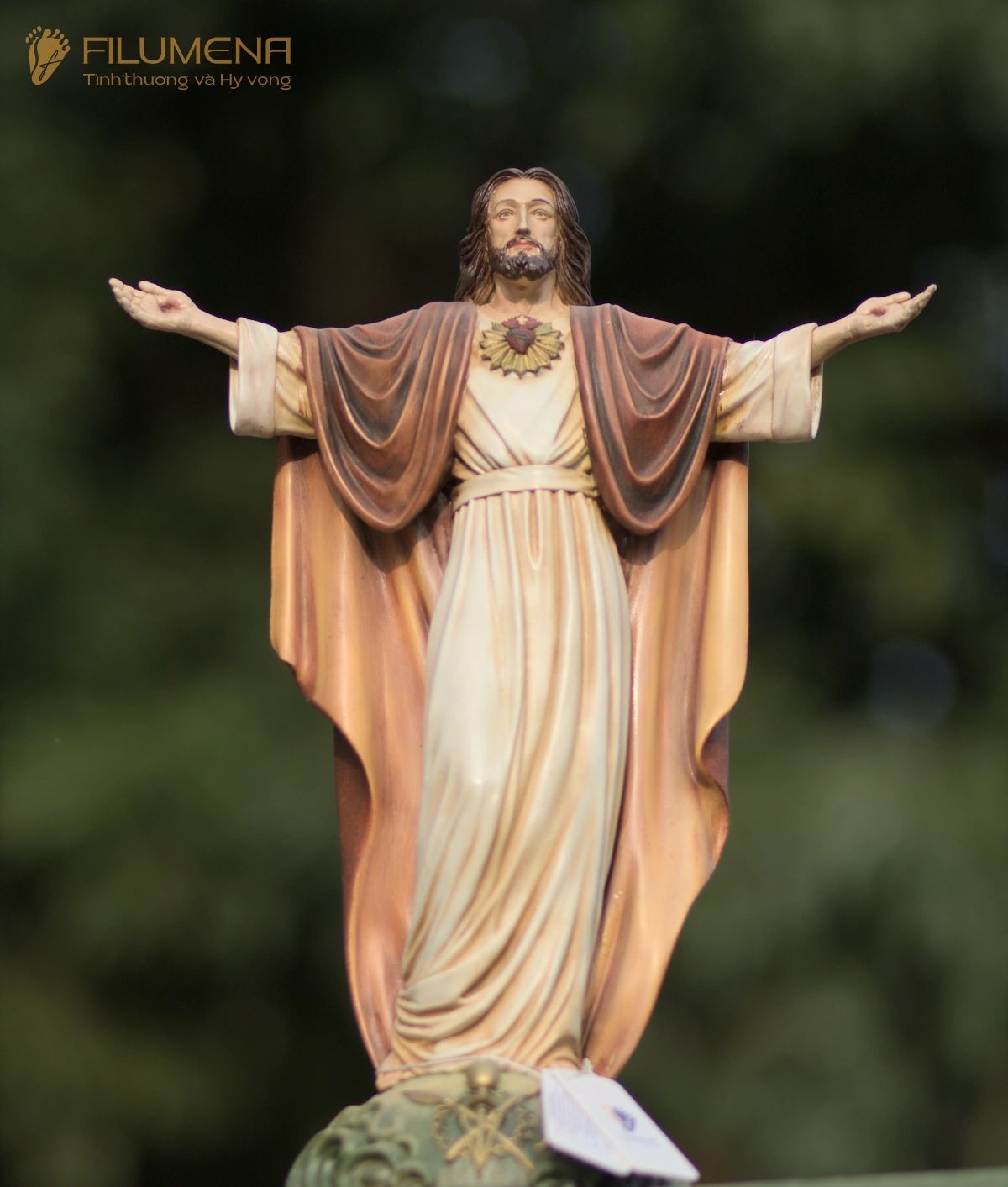 Bàn thờ Công giáo do Filumena sáng tác và sản xuất