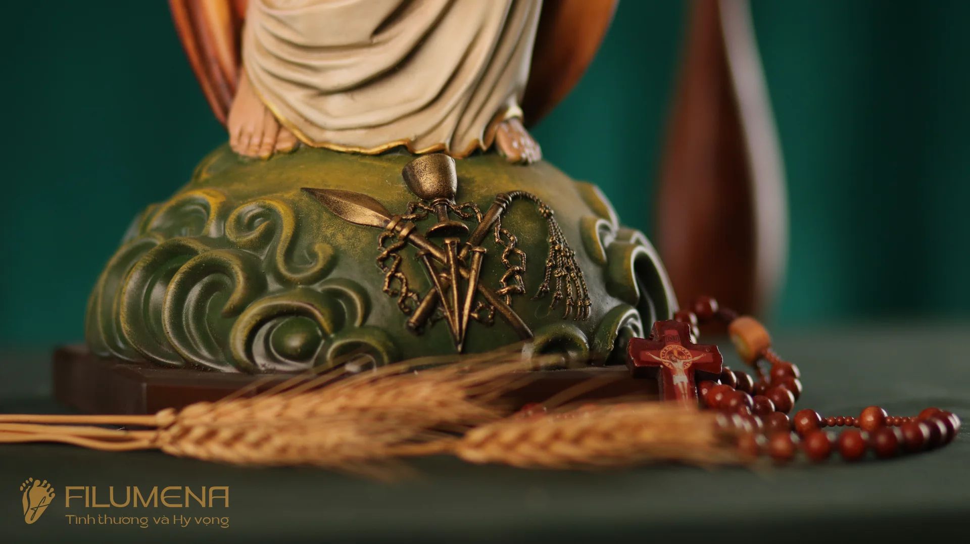 Tượng Chúa Ki-tô Vua Vũ trụ cao 50 cm bằng bột đá