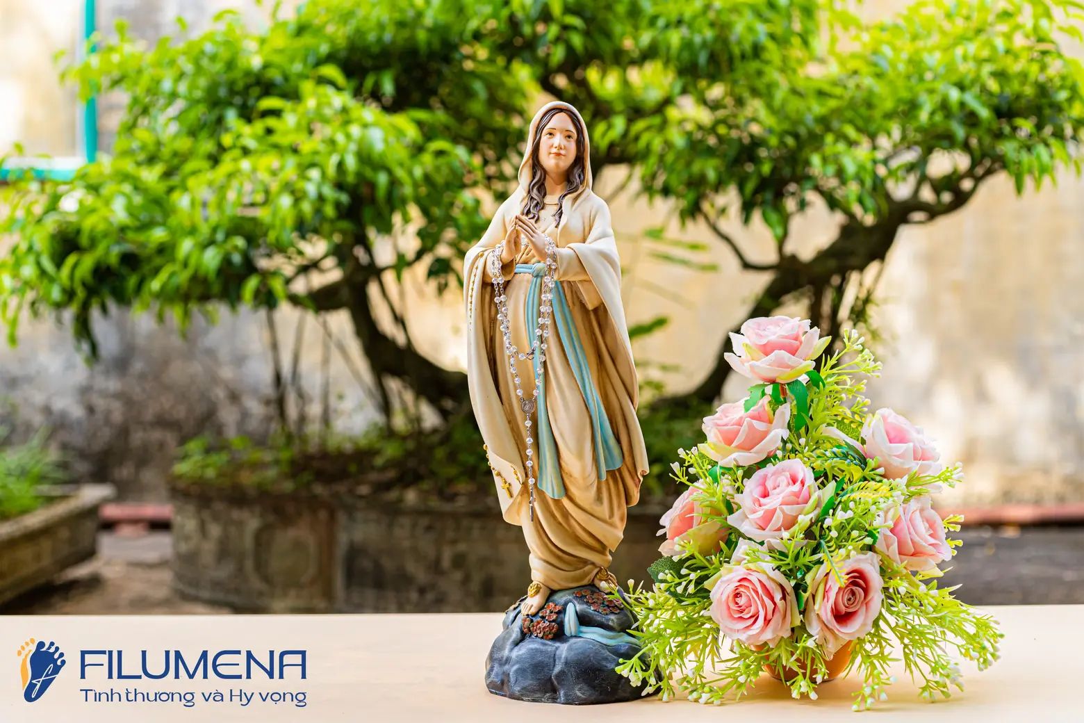 Tượng Chúa Giê-su do Filumena sáng tác và sản xuất