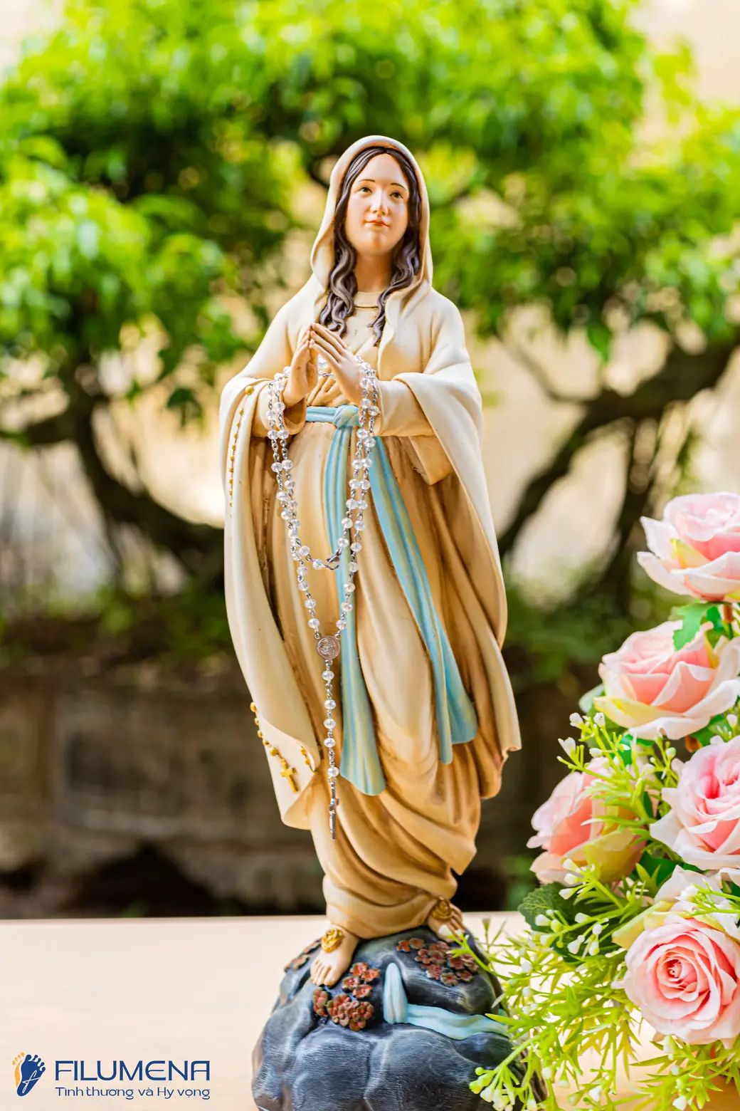 Tượng Chúa Giê-su do Filumena sáng tác và sản xuất