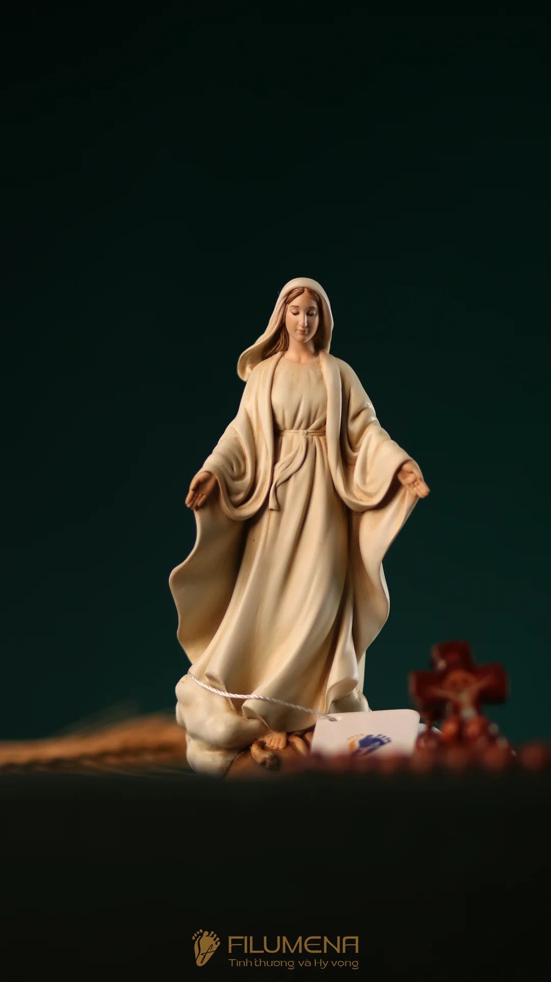 Tượng Đức Mẹ Ban Ơn cao 15 cm, 20 cm màu trắng M3