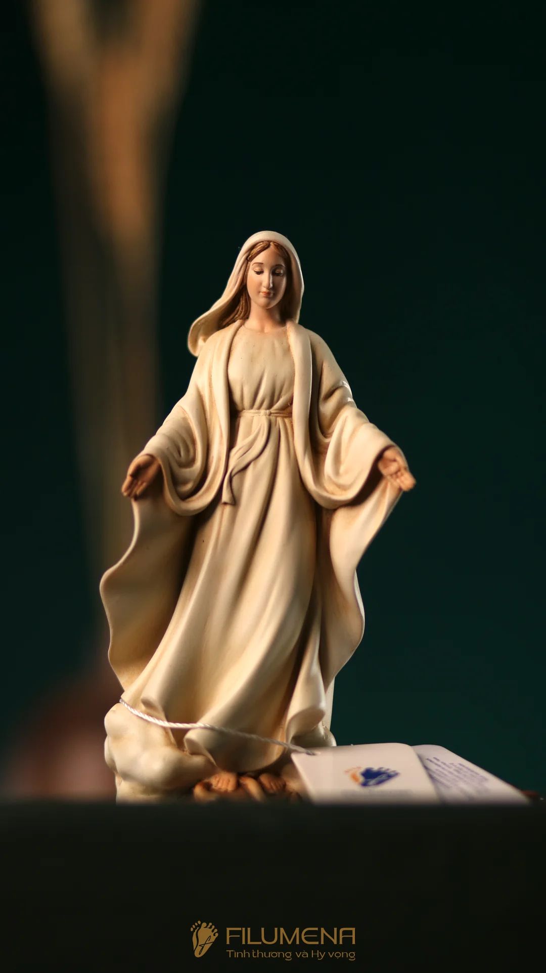 Tượng Đức Mẹ Ban Ơn cao 15 cm, 20 cm màu trắng M3