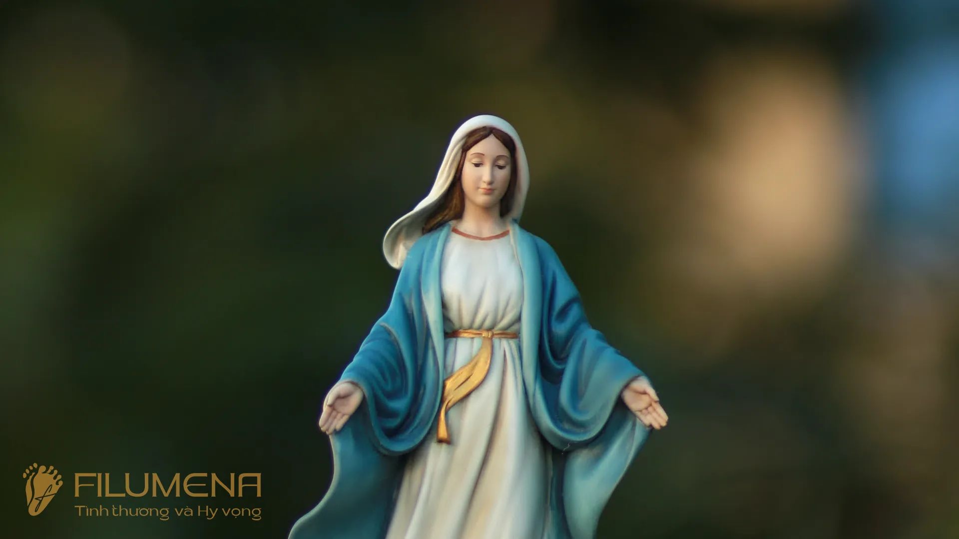 Tượng Đức Mẹ Ban Ơn cao 15 cm, 20 cm màu xanh da trời M1