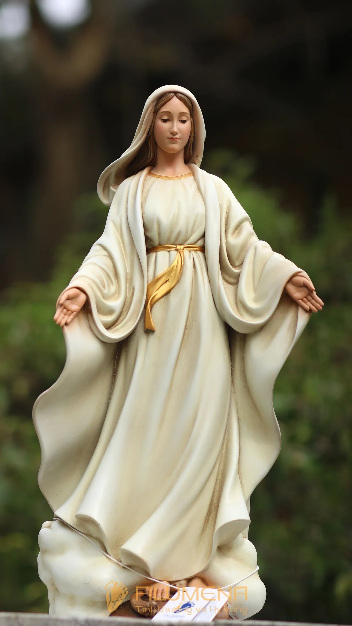 Tượng Đức Mẹ Ban Ơn cao 30 cm, 40 cm màu trắng ngà M3