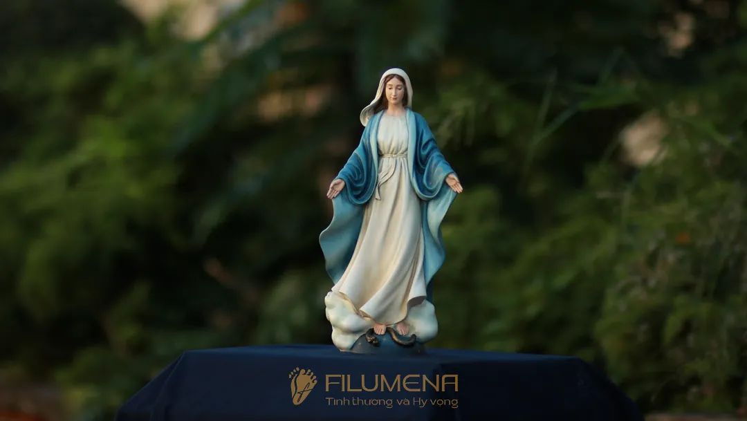 Tượng Đức Mẹ Ban Ơn cao 30 cm, 40 cm màu xanh da trời M1