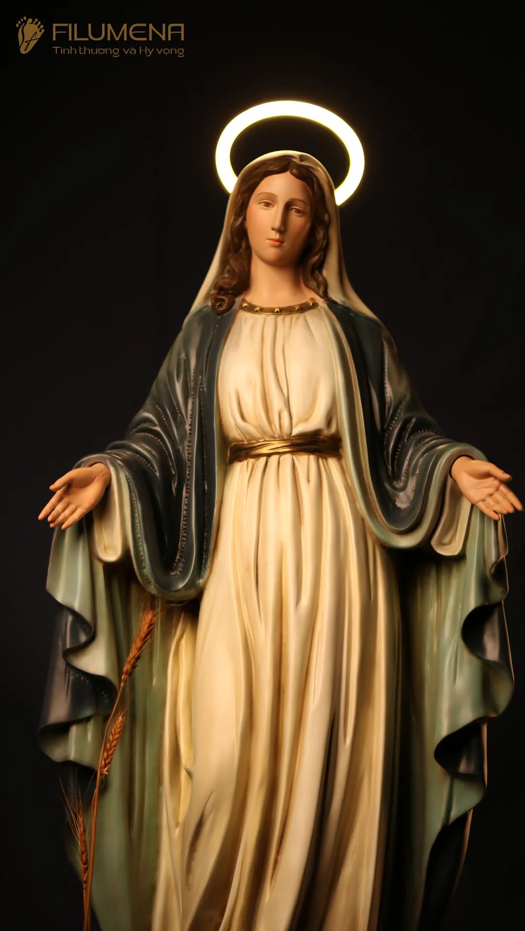 Tượng Công giáo do Filumena sáng tác và sản xuất