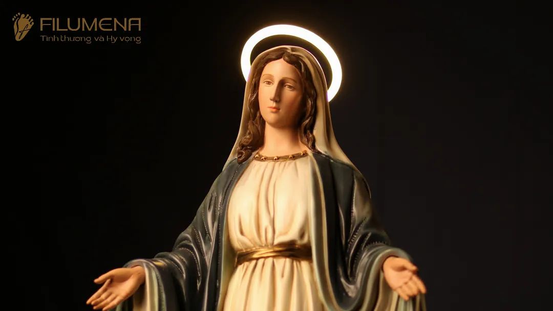 Tượng Công giáo do Filumena sáng tác và sản xuất