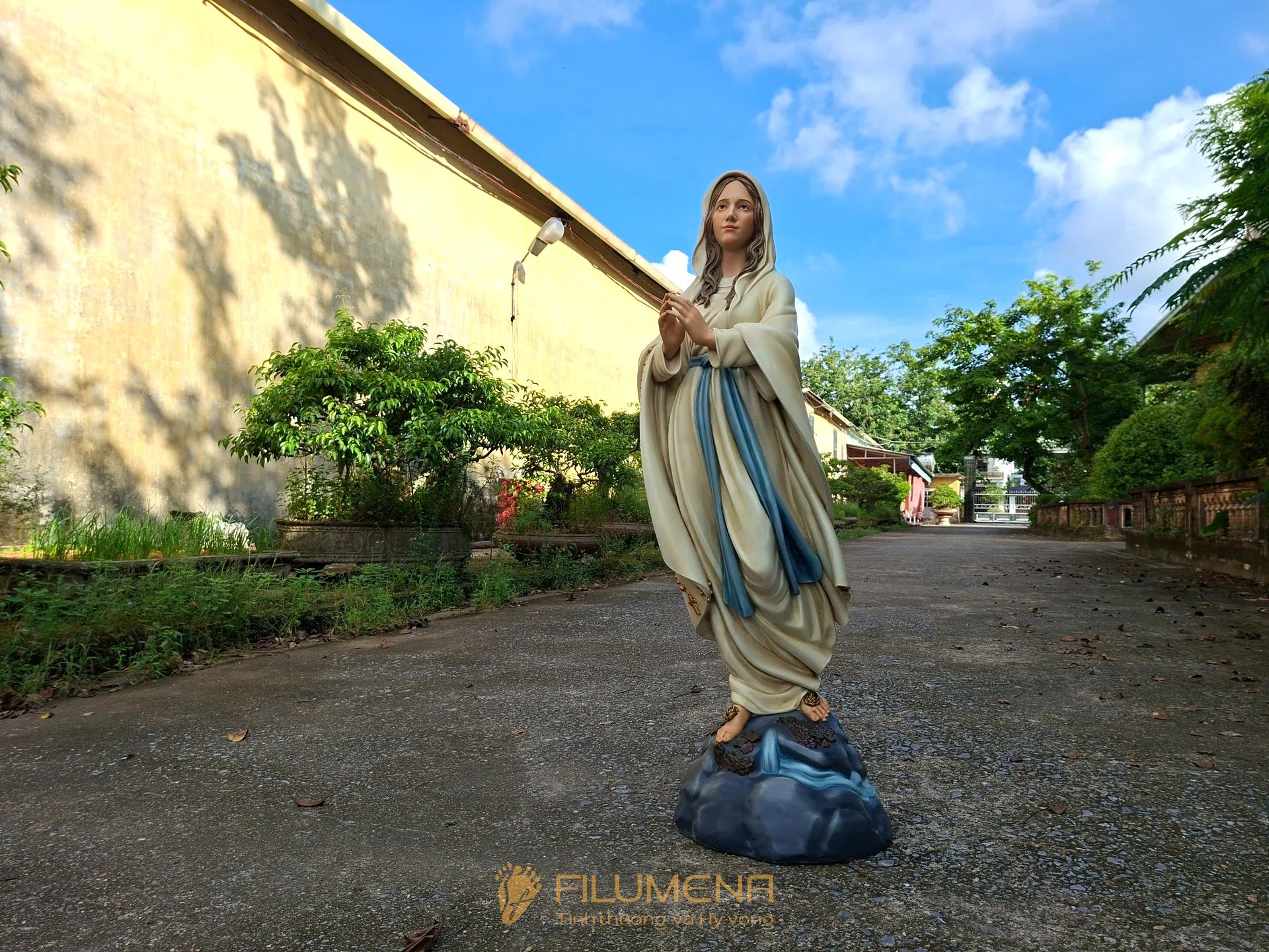 Tượng Đức Mẹ Lộ Đức cao 110 cm màu trắng