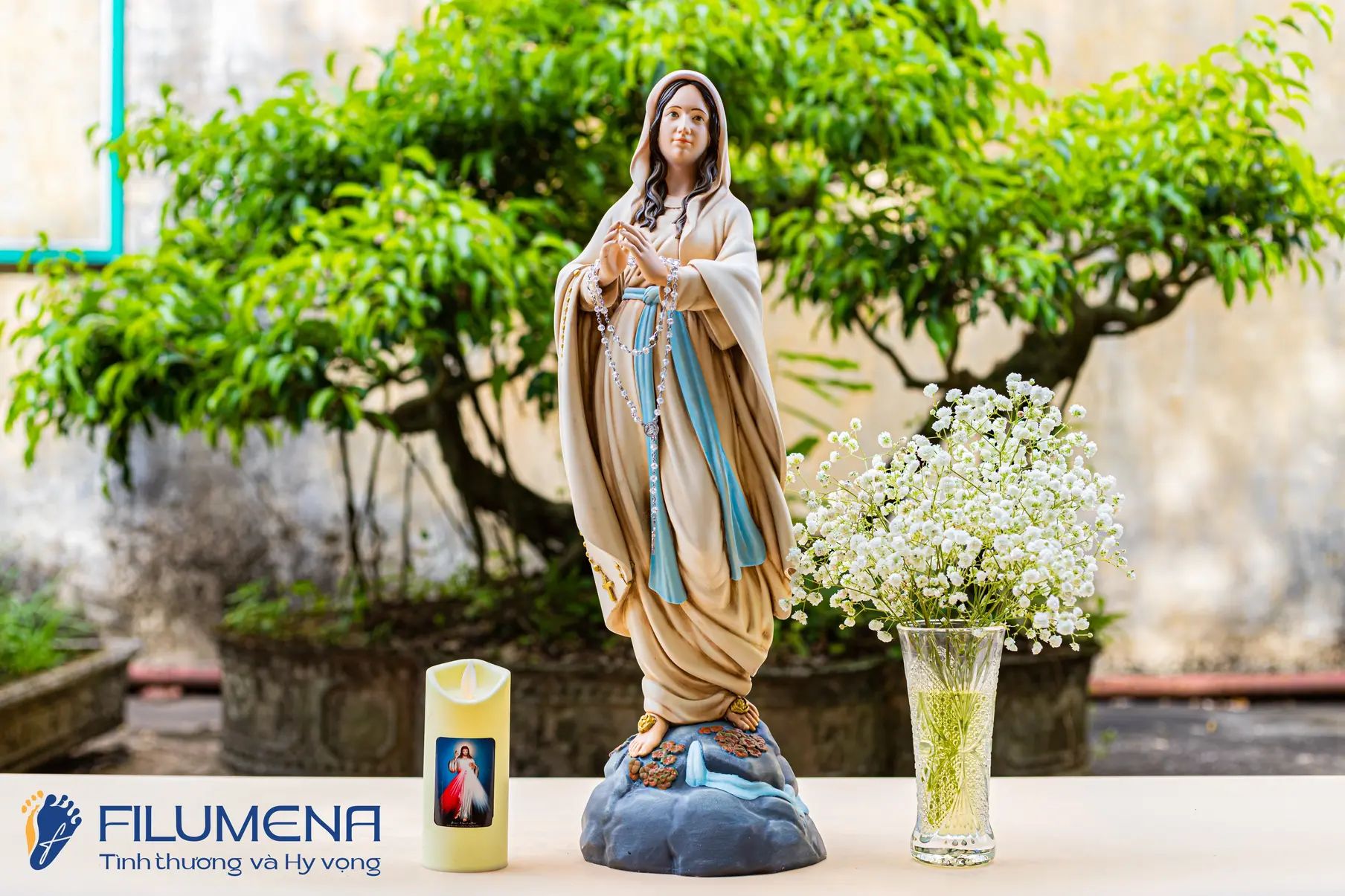 Tượng Công giáo do Filumena sáng tác và sản xuất