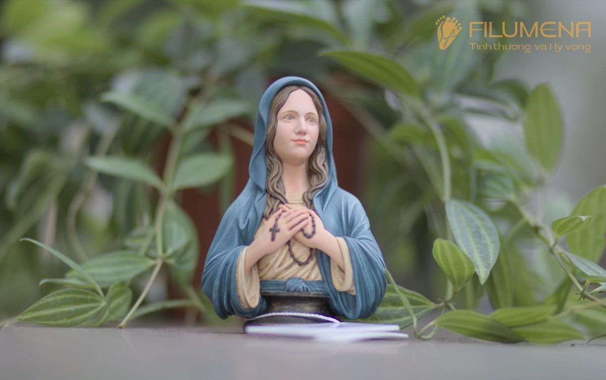 Tượng Công giáo do Filumena sáng tác và sản xuất