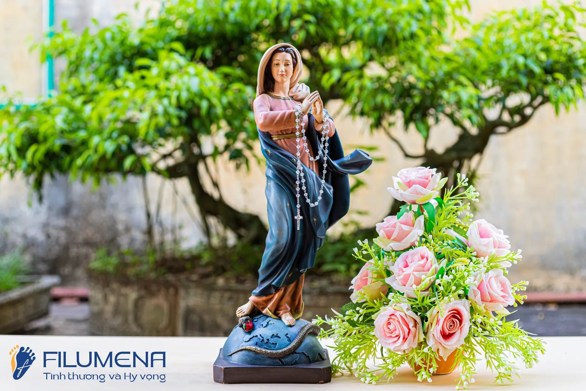 Tượng Công giáo do Filumena sáng tác và sản xuất