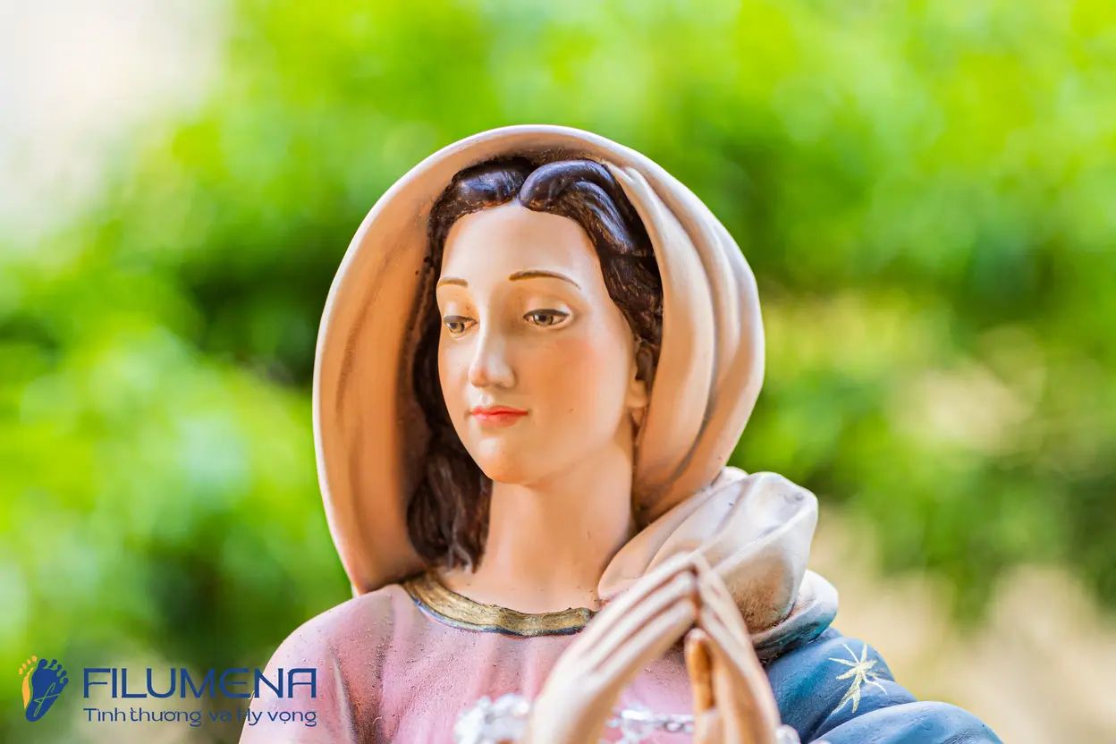 Tượng Công giáo do Filumena sáng tác và sản xuất