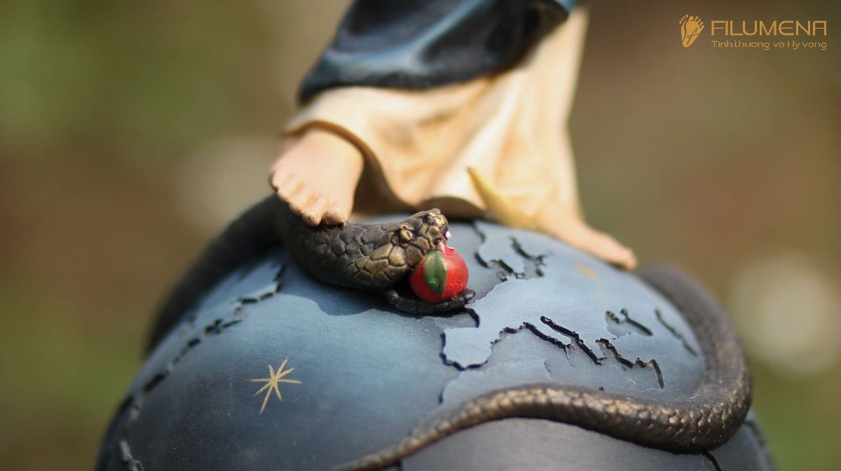 Tượng Chúa Giê-su do Filumena sáng tác và sản xuất