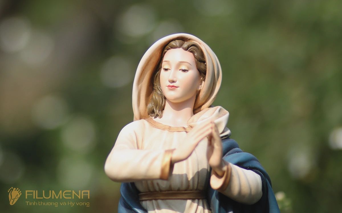 Tượng Công giáo do Filumena sáng tác và sản xuất