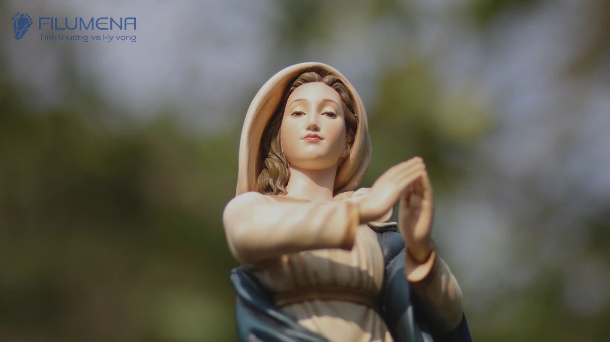 Tượng Công giáo do Filumena sáng tác và sản xuất