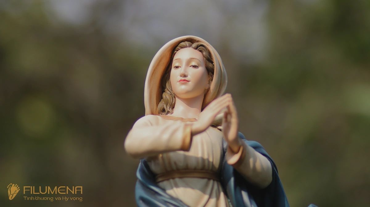 Tượng Công giáo do Filumena sáng tác và sản xuất