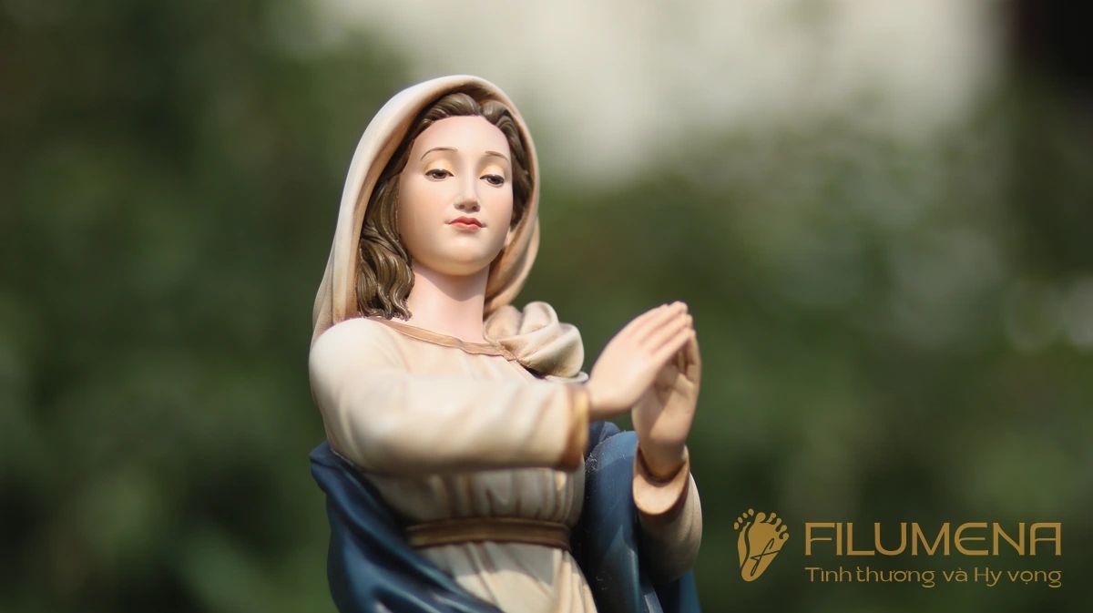 Tượng Chúa Giê-su do Filumena sáng tác và sản xuất