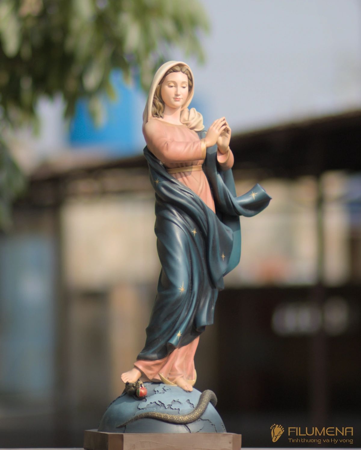 Tượng Công giáo do Filumena sáng tác và sản xuất