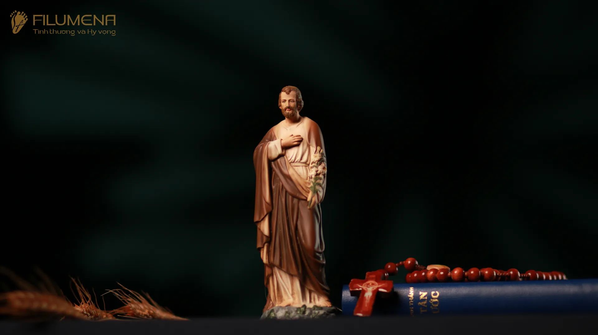 Tượng Thánh Giuse Hoa Huệ 15 cm, 20 cm màu nâu M1